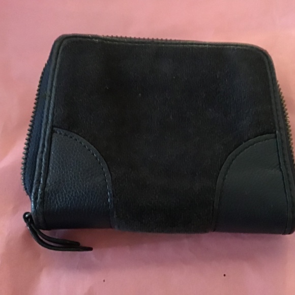 Juicy Couture Navy Blue Zip Around Wallet - Picture 4 of 4